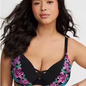 Torrid Black Bra with Purple Floral Embroidery Nova Lace Nwt 42dd